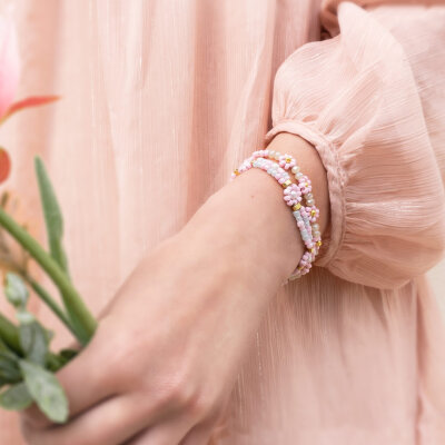 DIY: Armband mit Blumen - DIY Armband mit Blumen aus Perlen
