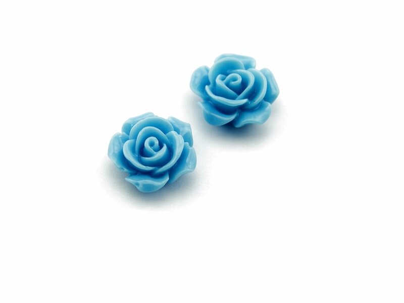 4 Cabochons als Rose in hellblau, 16 mm