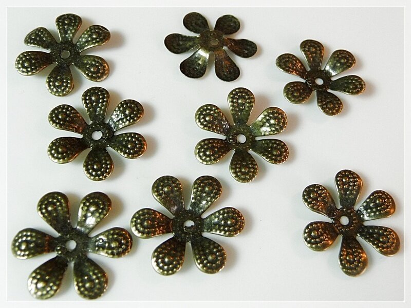 20 filigrane Perlkappen in bronze, 16 mm