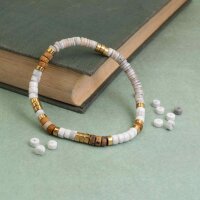 flache Heishi Perlen aus Howlith in weiß 4mm 10...