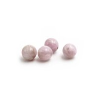 Perlen aus natürlichem Kunzit in einem zarten...