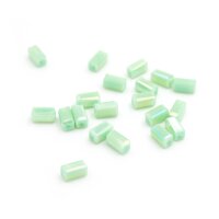 Glasschliffperlen als  Quader in blassgrün mit Perlenglanz 3x5mm 20 Stück