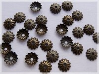 50 filigrane Perlkappen in vintage Bronze, 6 mm
