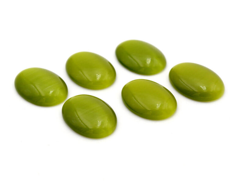 6 Cabochons 18 x 13 mm Cateyeglas in olive