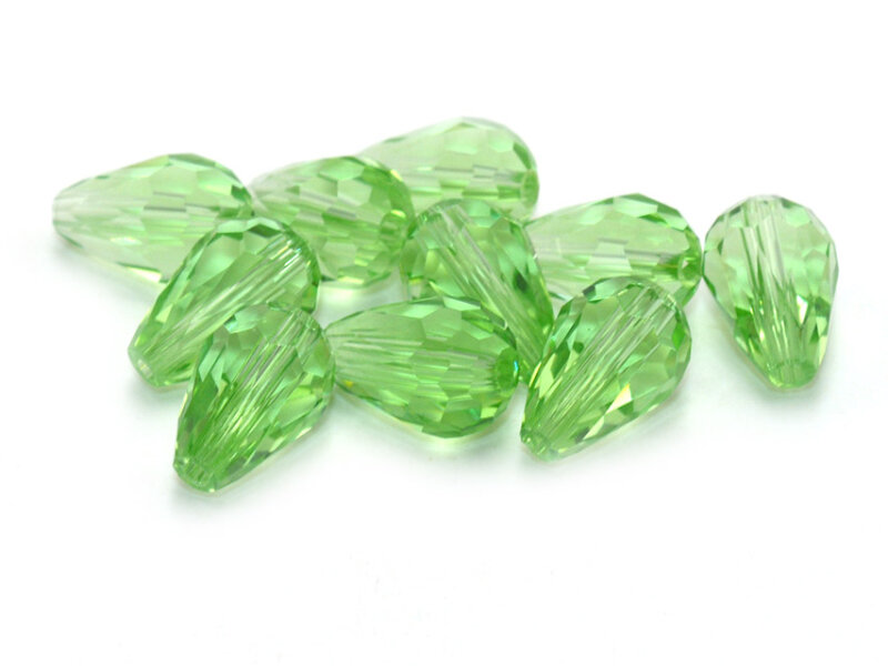 10 Kristallquarzperlen facettiert als Tropfen in hellgrün, 12 mm