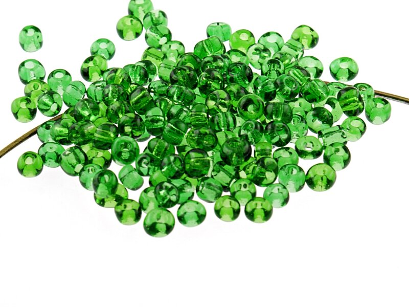 300 Rocailles Perlen in dunkelgrün, 4 mm