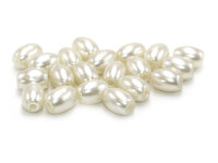 20 eiförmige Glaswachsperlen in weiß, 11 x 8 mm