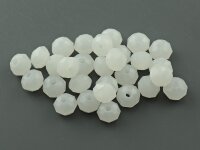 30 Glasschliffperlen in weiß, 6 mm