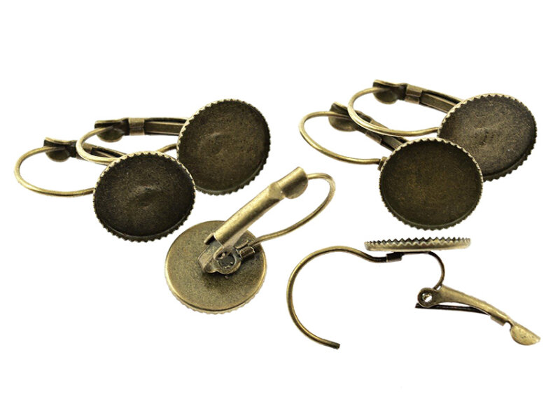 6 Brisuren mit ziselierten Rand in antik Bronze für 12 mm Cabochons